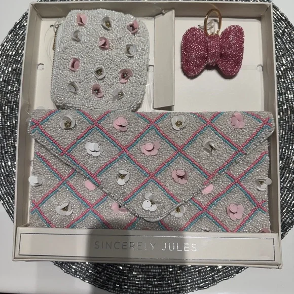 Sincerely Jules Beaded Clutch Set - Picture 1 of 6